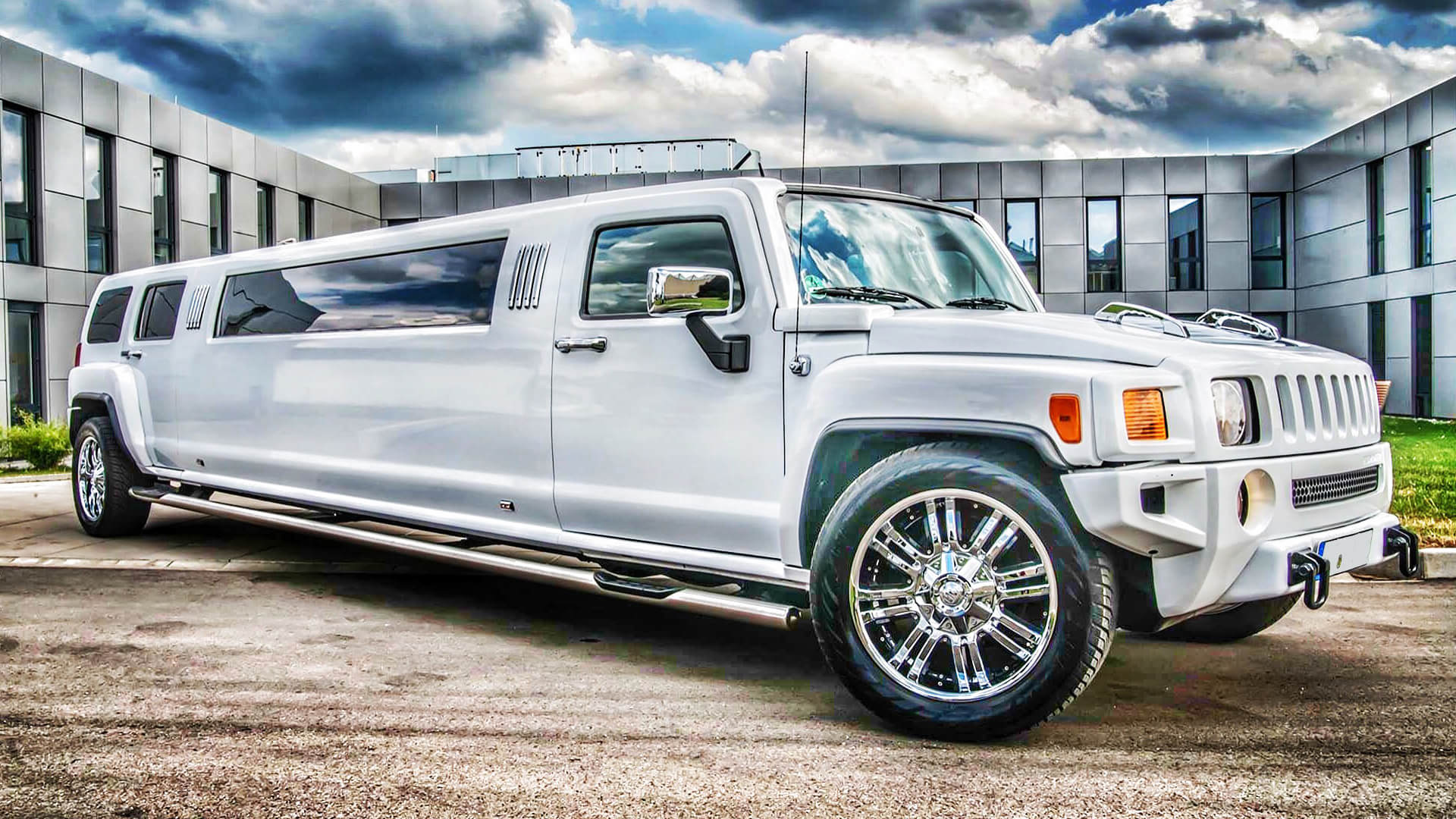 לימוזינה להשכרה, בוקרשט, רומניה